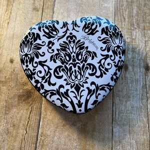 Brighton Heart Tin EUC Black White